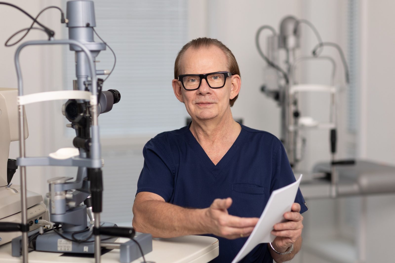 Specjalista leczenia retinopatii cukrzycowej dr Mikołaj Meller w Centrum Wzroku Poznań